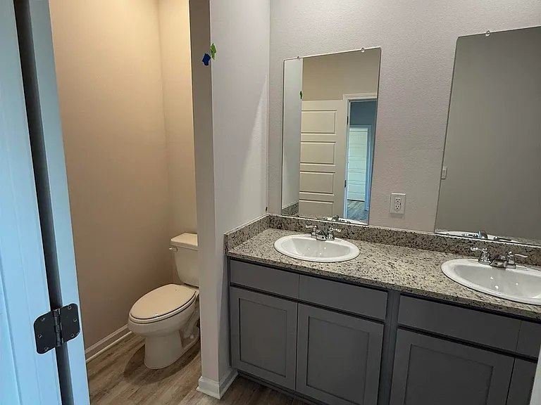 1045 Renova Dr — Photo 9