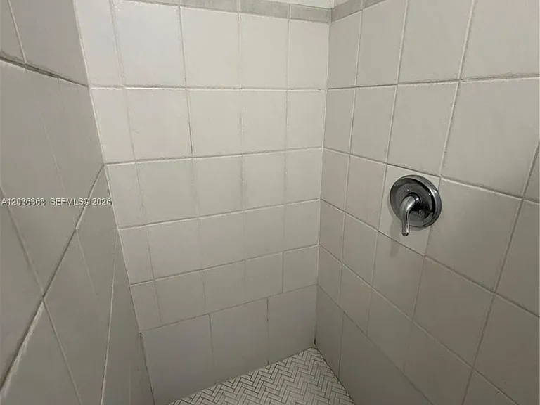 1061 NE 137th St #1 — Photo 5