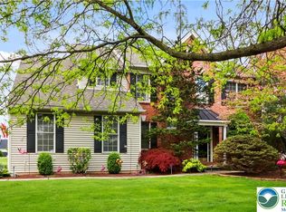 7128 Periwinkle Dr, Macungie, PA 18062