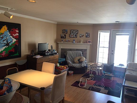 4th image of 926 Harbor House Dr Unit 2