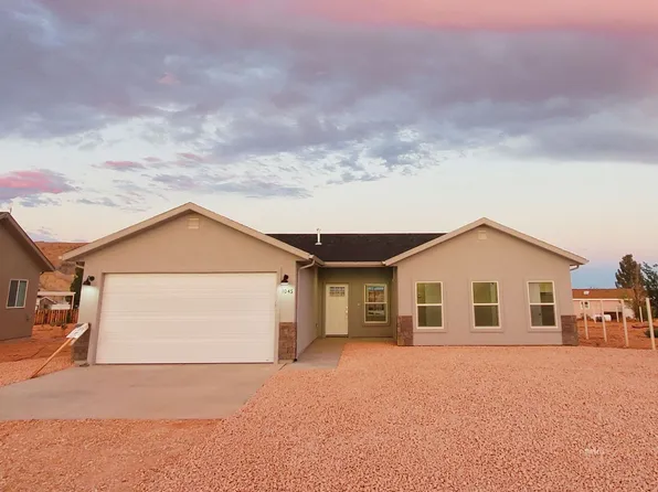 1045 E Canyon Dr, Big Water, UT 84741