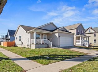 703 G Ave NW, Cedar Rapids, IA 52405