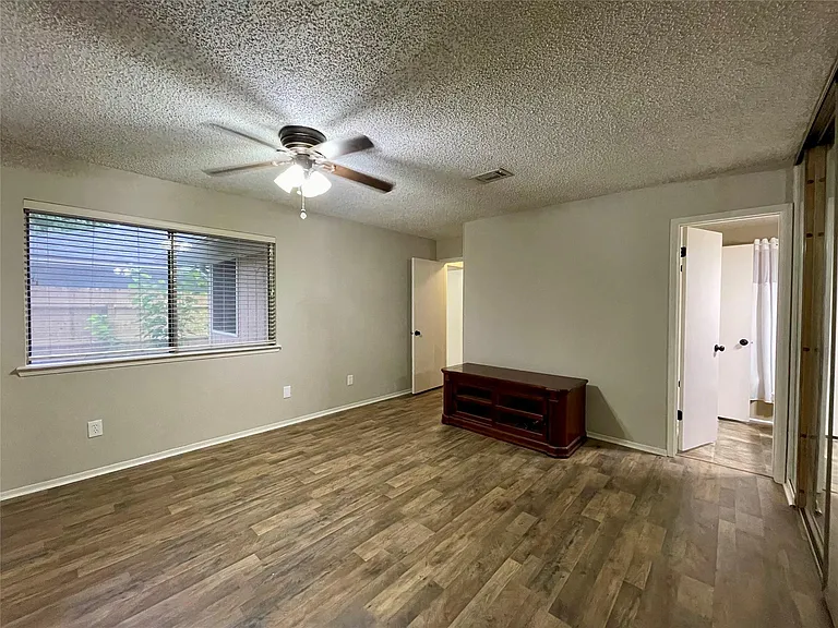 13703 Carsa Ln — Photo 14