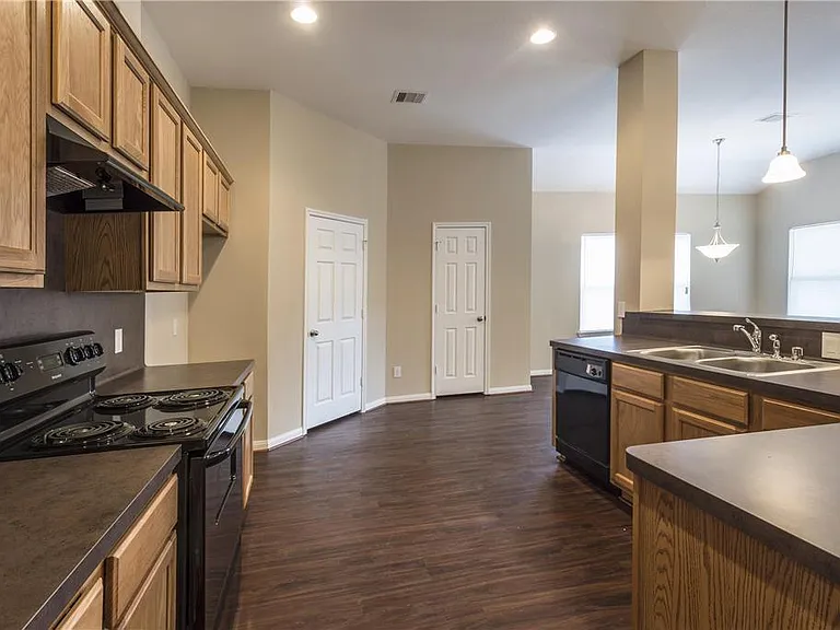 18702 Shay Ln — Photo 5