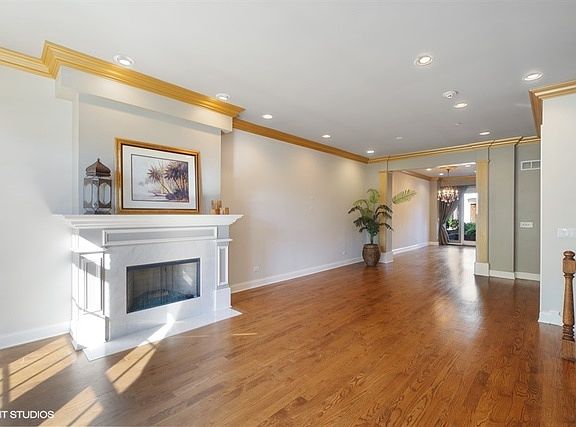 3rd image of 859 Laurel Ave