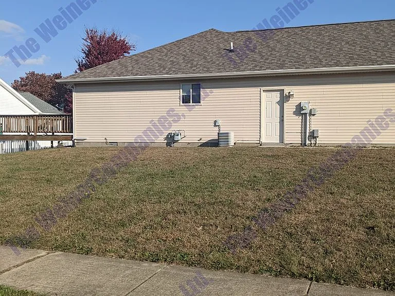 201 Red Bud Dr — Photo 2