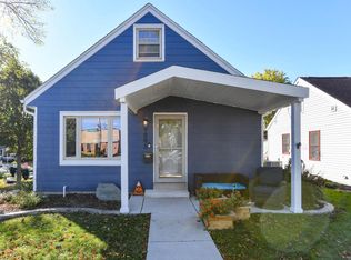 9003 W Schlinger Ave, West Allis, WI 53214