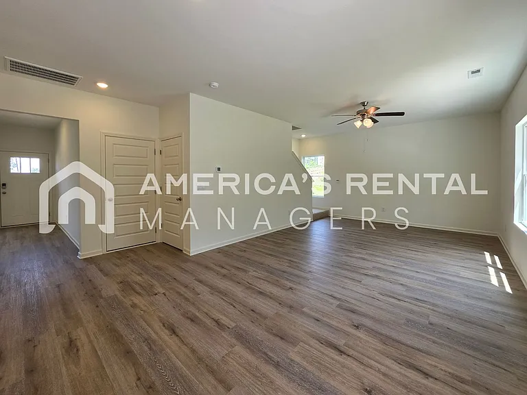 605 Acorn Ct — Photo 21