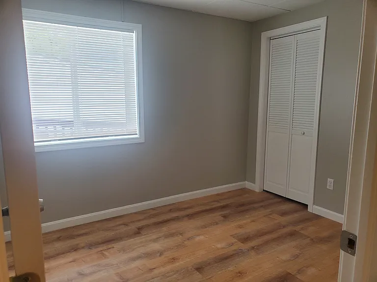 401 Patchen Rd — Photo 5