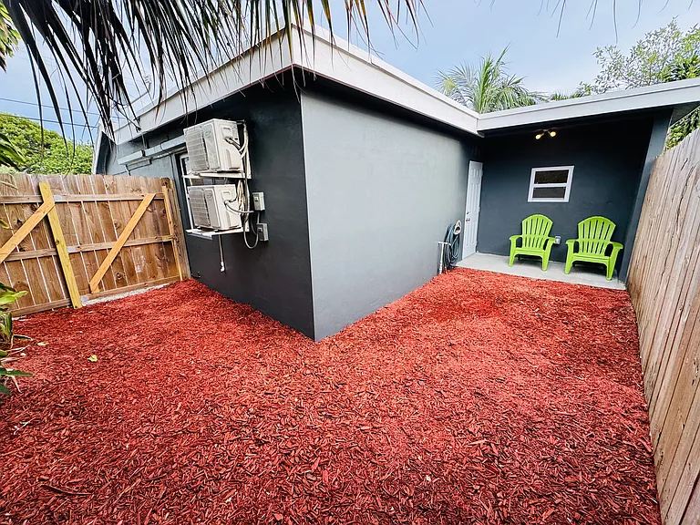 133 SW 11th Ave — Photo 19