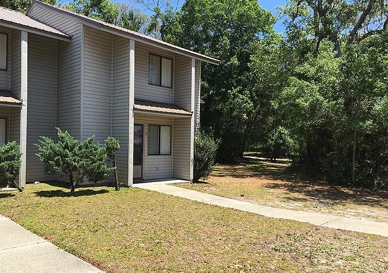 2 bed, 1.5 bath, 1100 sqft, $1,600 — Photo 2