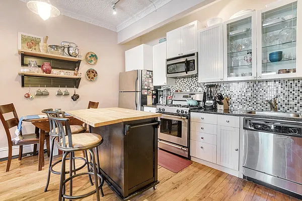Rented by Douglas Elliman | media 14
