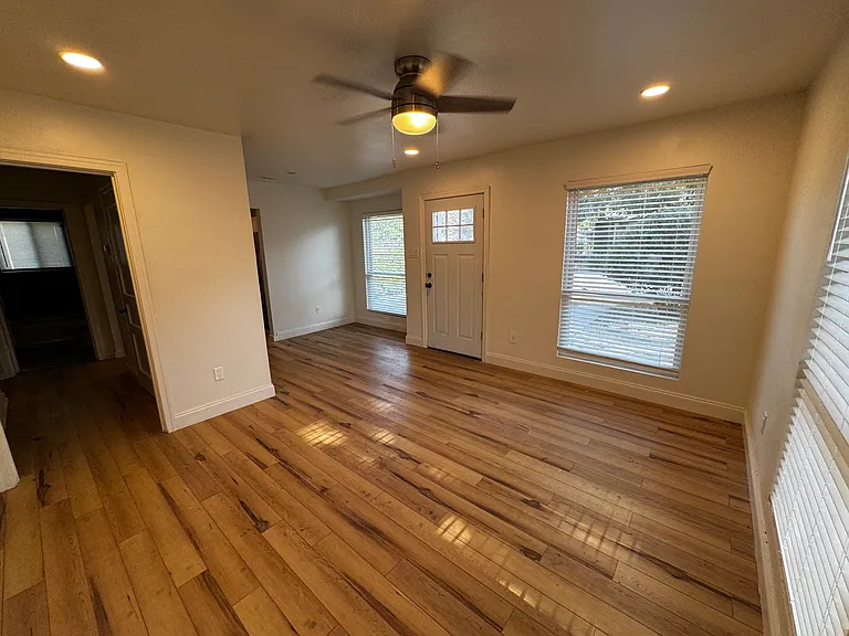 6529 Lockheed Ave — Photo 10