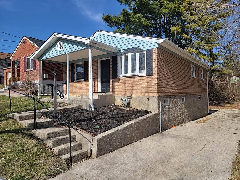 5832 Childs Ave — Photo 2