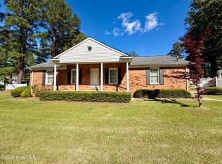 408 W Woodlawn Dr, Williamston, NC 27892