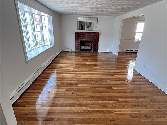 2nd image of 37 Clinton Rd