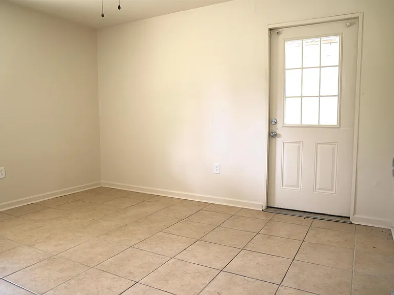 10716 Cletus Dr — Photo 10