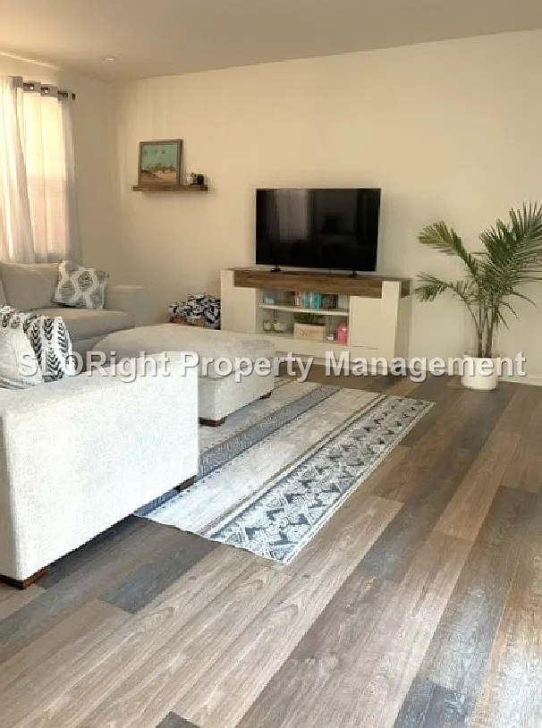 3 bed, 3.0 bath, 1621 sqft, $4,200 — Photo 2