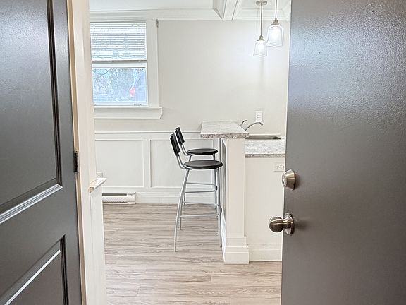2nd image of 1495 Gladstone Ave #101