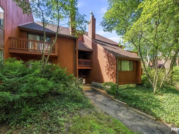 484 Teal Plaza, Secaucus, NJ 07094