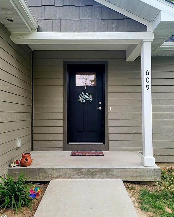 609 1st Ave E, Oskaloosa, IA 52577 MLS 6307640 Zillow