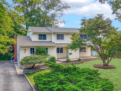 7 Platt Avenue, Smithtown, NY, 11787