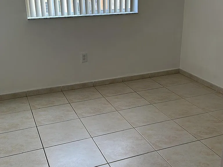 7240 NW 114th Ave #305 — Photo 4