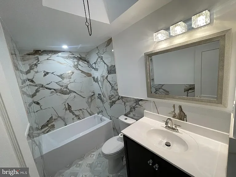 1353 Fanshawe St #1 — Photo 12