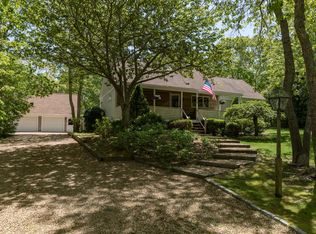 35 7th St N, Edgartown, MA 02539