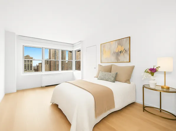 20 East 9th Street image 22 of 38