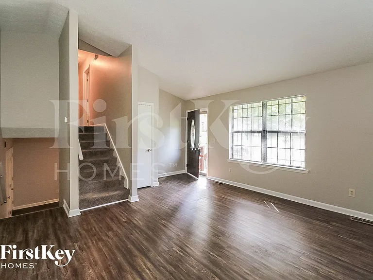 7210 Buck Creek Dr — Photo 4