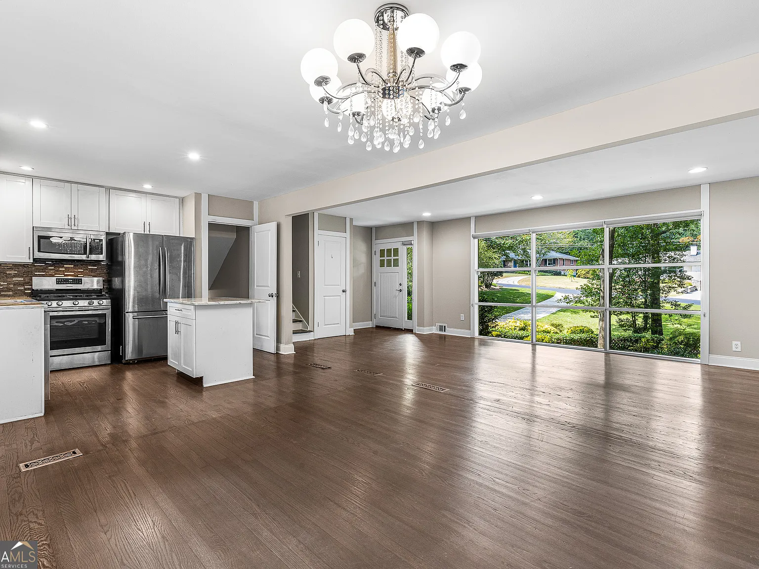 4 bed, 3.0 bath, 2513 sqft, $3,600 — Photo 4
