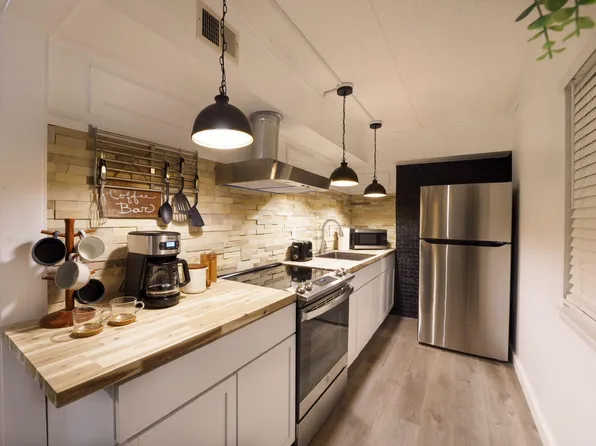 209 Miracle Strip Pkwy #C305, Mary Esther, FL 32569