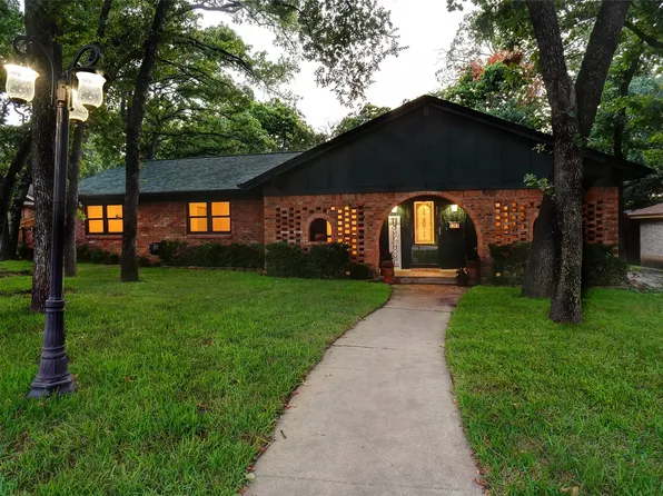 1505 Cedar Ridge Ter, Euless, TX 76039