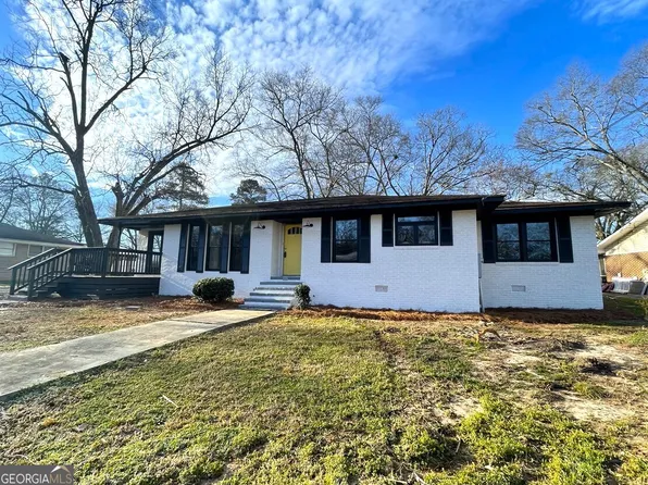 112 Lake Forest Dr, Elberton, GA 30635