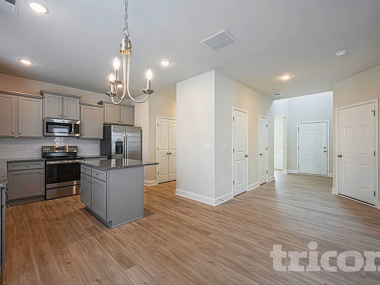 210 Margrave Dr — Photo 5
