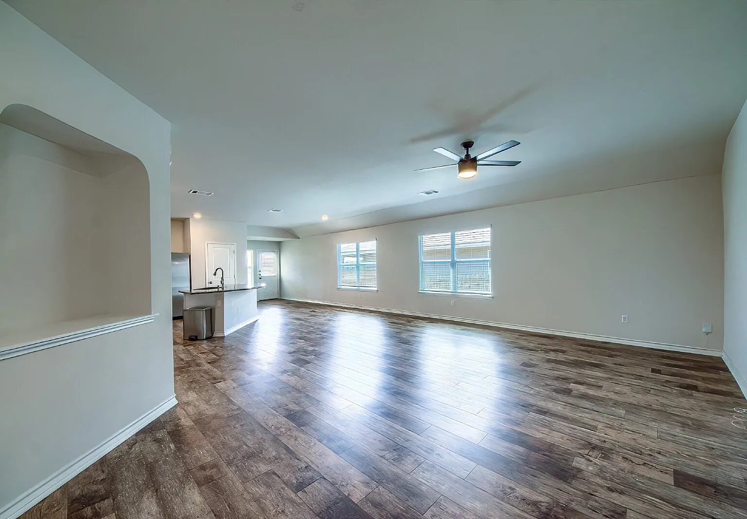 4 bed, 2.0 bath, 1906 sqft, $1,950 — Photo 4
