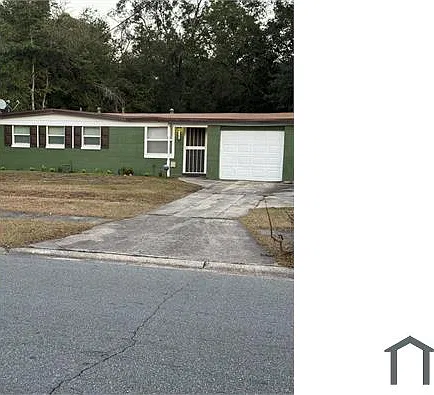 3 bed, 1024 sqft, $1,700 — Photo 1