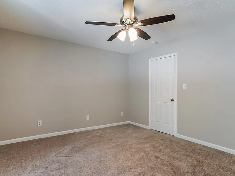 353 Amherst Creek Dr — Photo 10