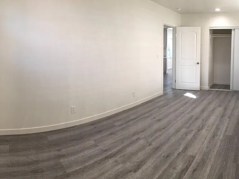374 Raymond Ave — Photo 8