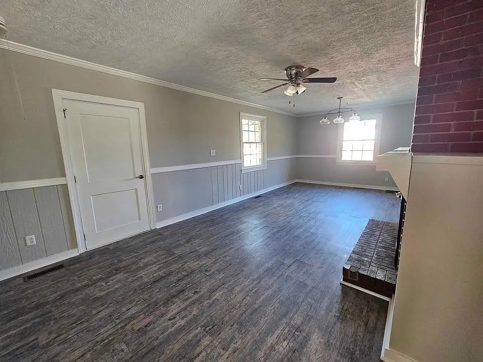 3 bed, 1161 sqft, $1,150 — Photo 3