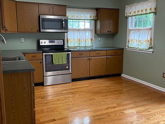 4th image of 145 Winged Foot Ct