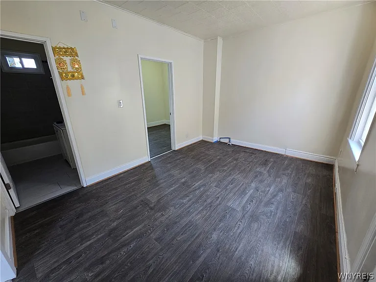 94 Warren Ave — Photo 3