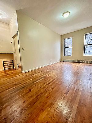1st image of 740 Franklin Ave APT 3