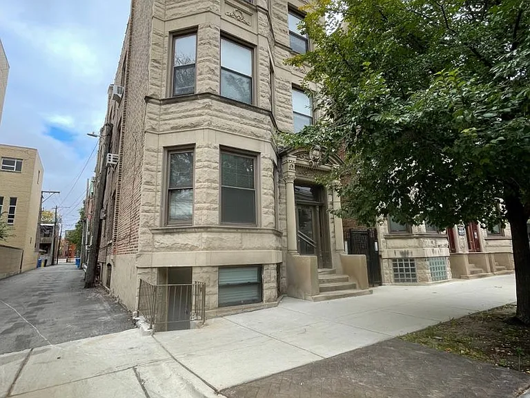 1210 W Lexington St — Photo 1