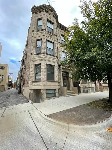 1210 W Lexington St Photo 1