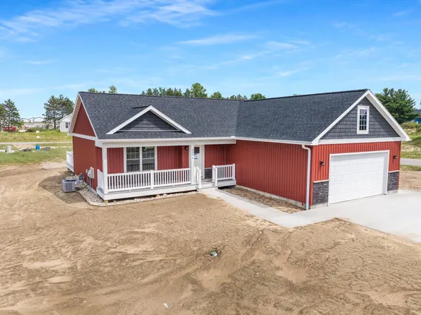 4276 Lamarche Cir, Traverse City, MI 49685