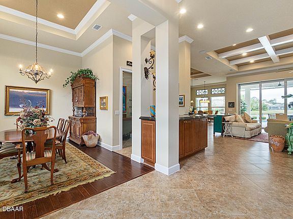 5th image of 990 Downshire Ln