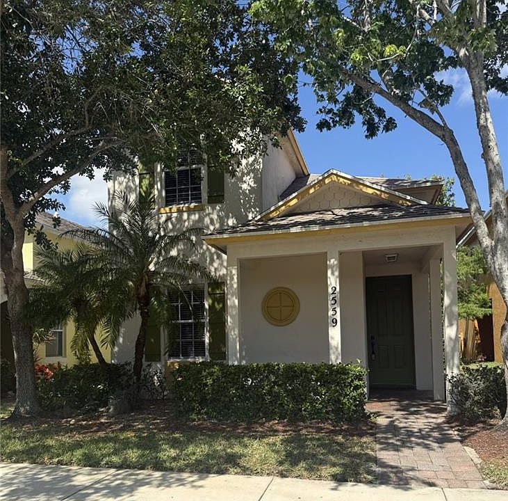 1st image of 2559 SE Ruskin Dr