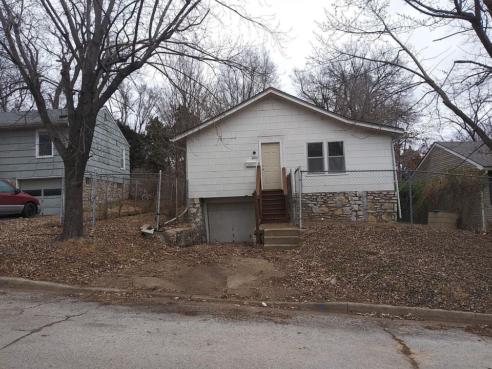 2nd image of 6909 Spruce Ave
